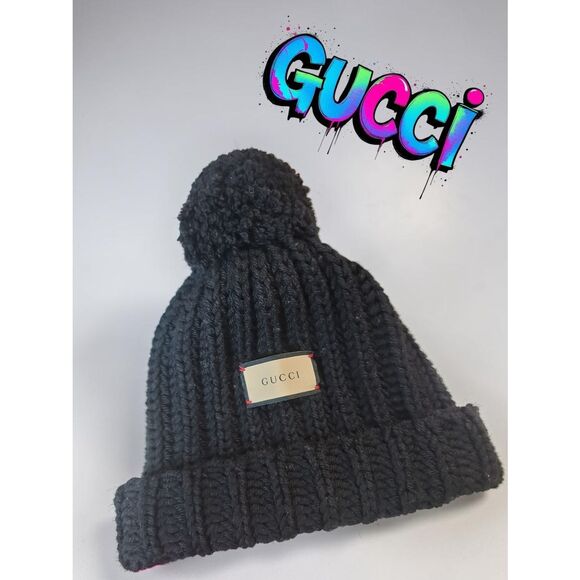 Gucci Black Ribbed Knit Pom-Pom Hat with Logo Patch With COA main image 4